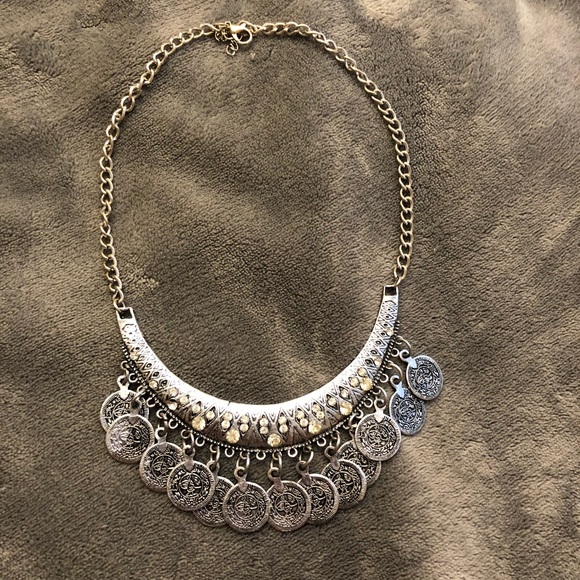 Zara Accessories - Zara Silver statement necklace